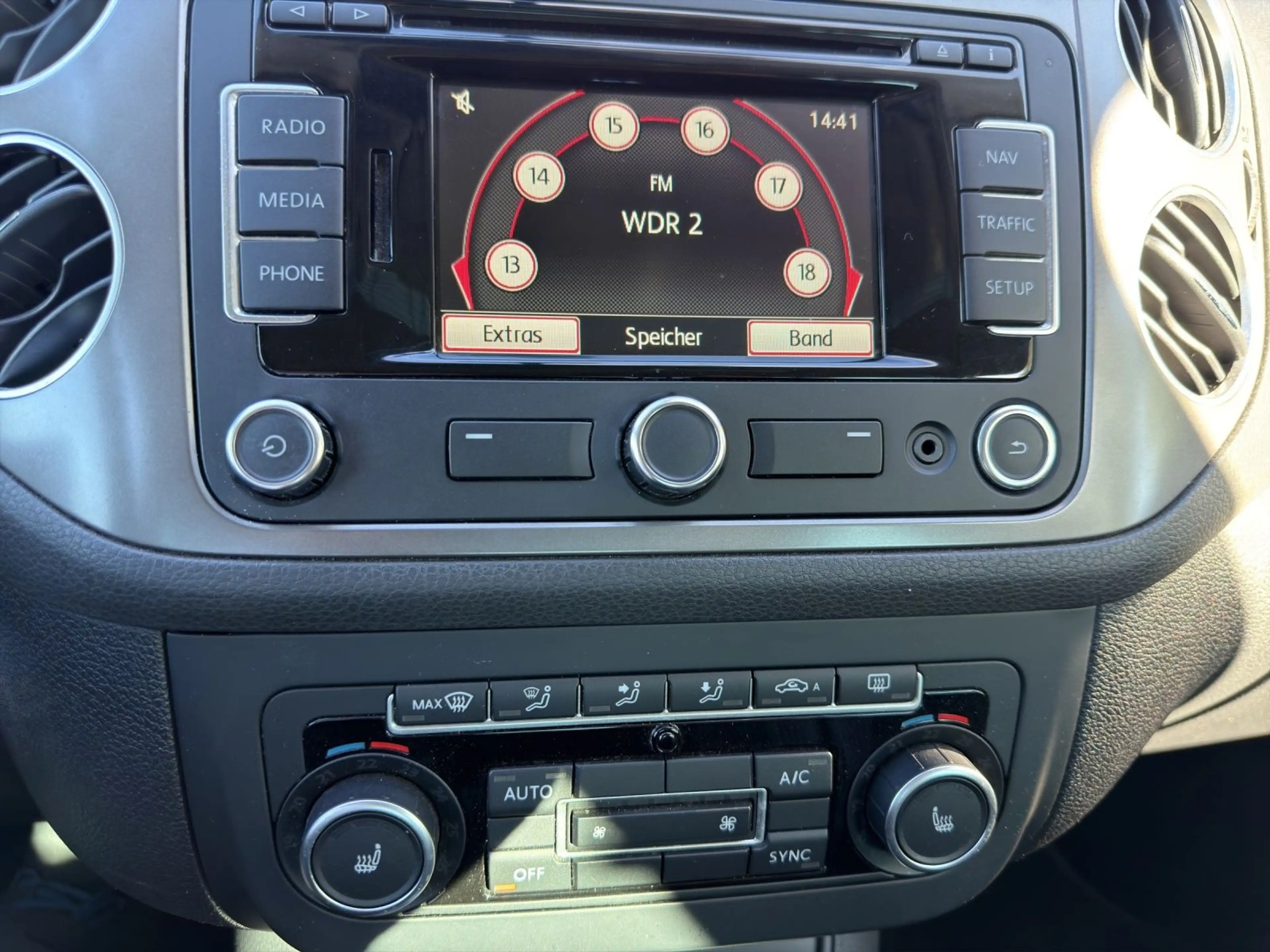 Volkswagen Golf Plus 1.4 TSI DSG MATCH PDC NAVI LM17 KLIMA — photo 10