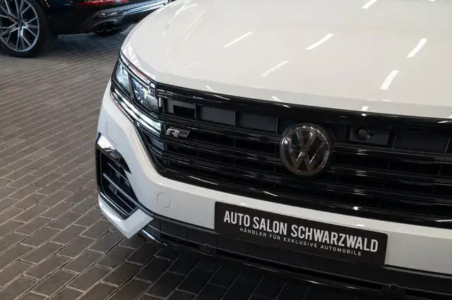 Volkswagen Touareg view 11