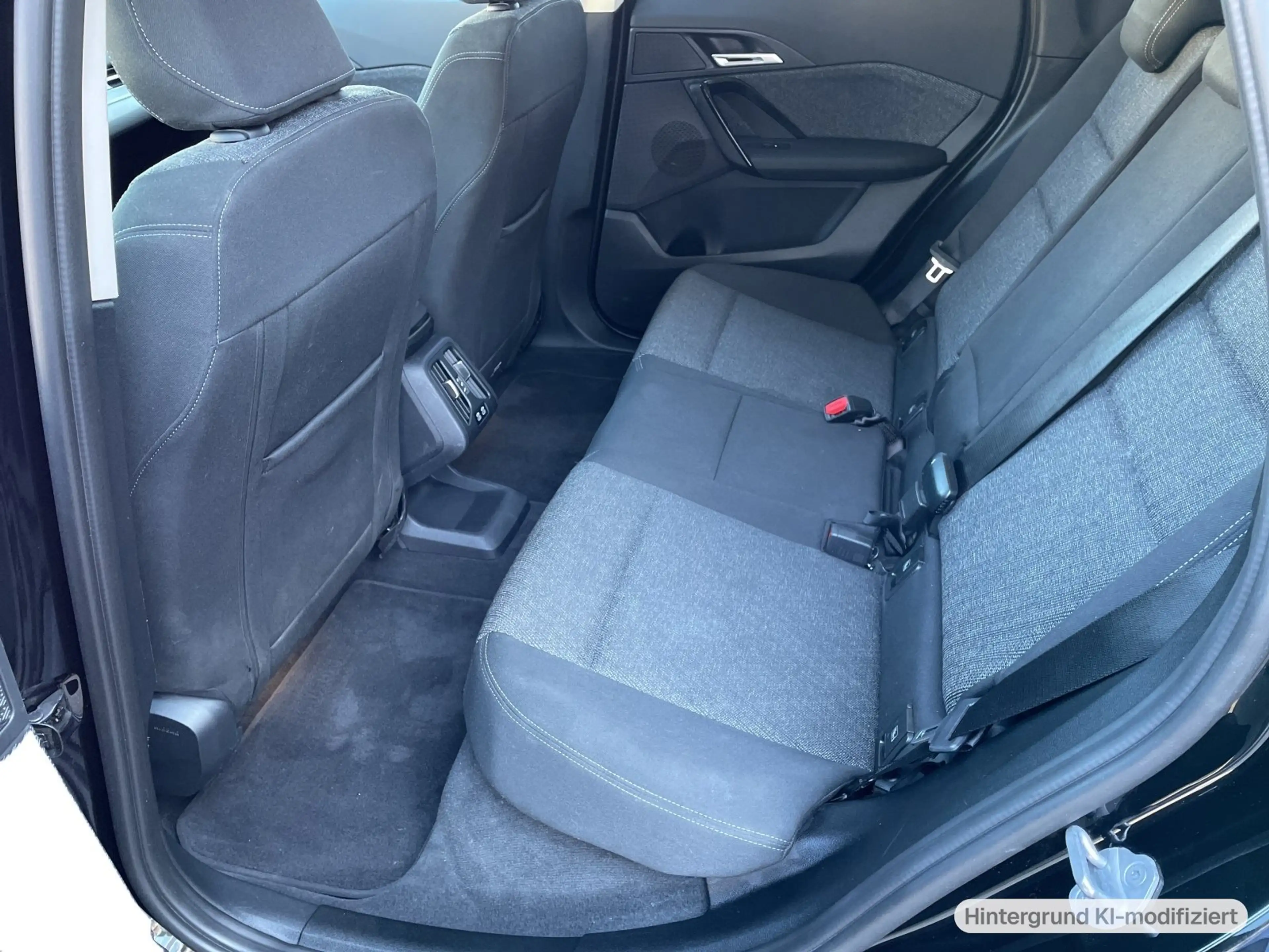 BMW iX1 xDrive30 BMW Live Cockpit Plus-Sitzheizung-Parking — photo 11