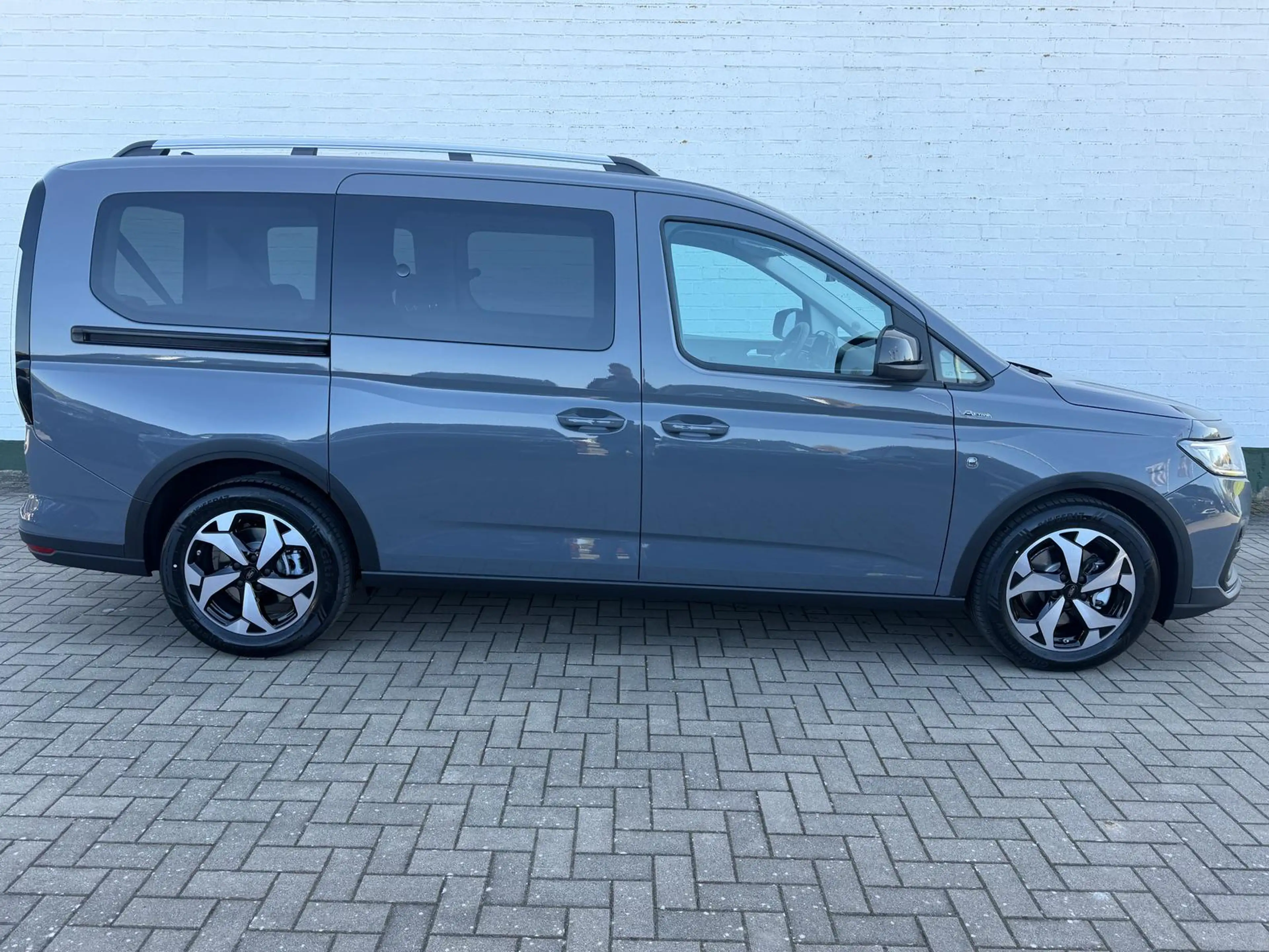 Ford Grand Tourneo Active*7-Sitzer*Pano*WiPa*ACC* — photo 5