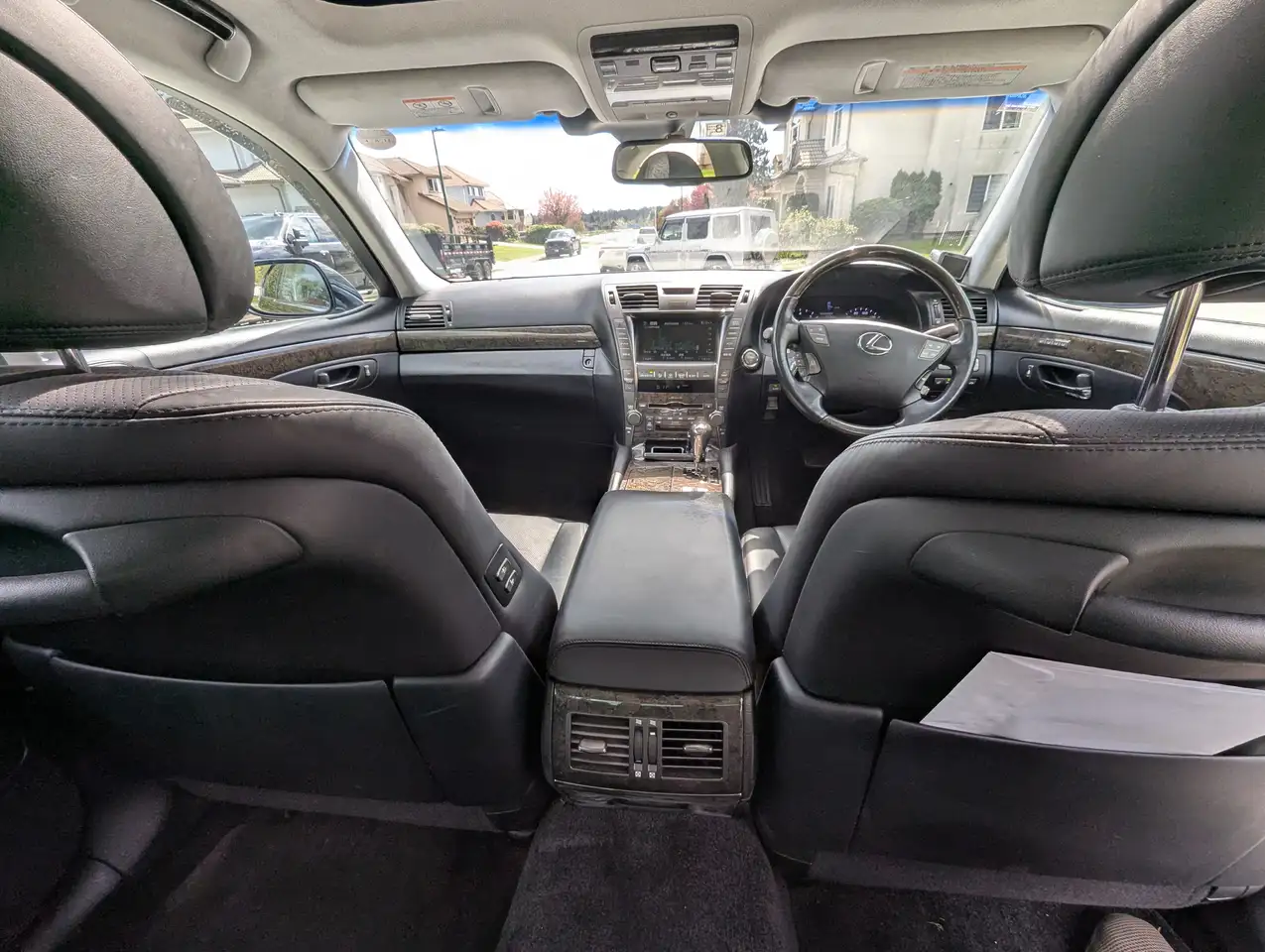 Lexus LS снимка Lexus LS