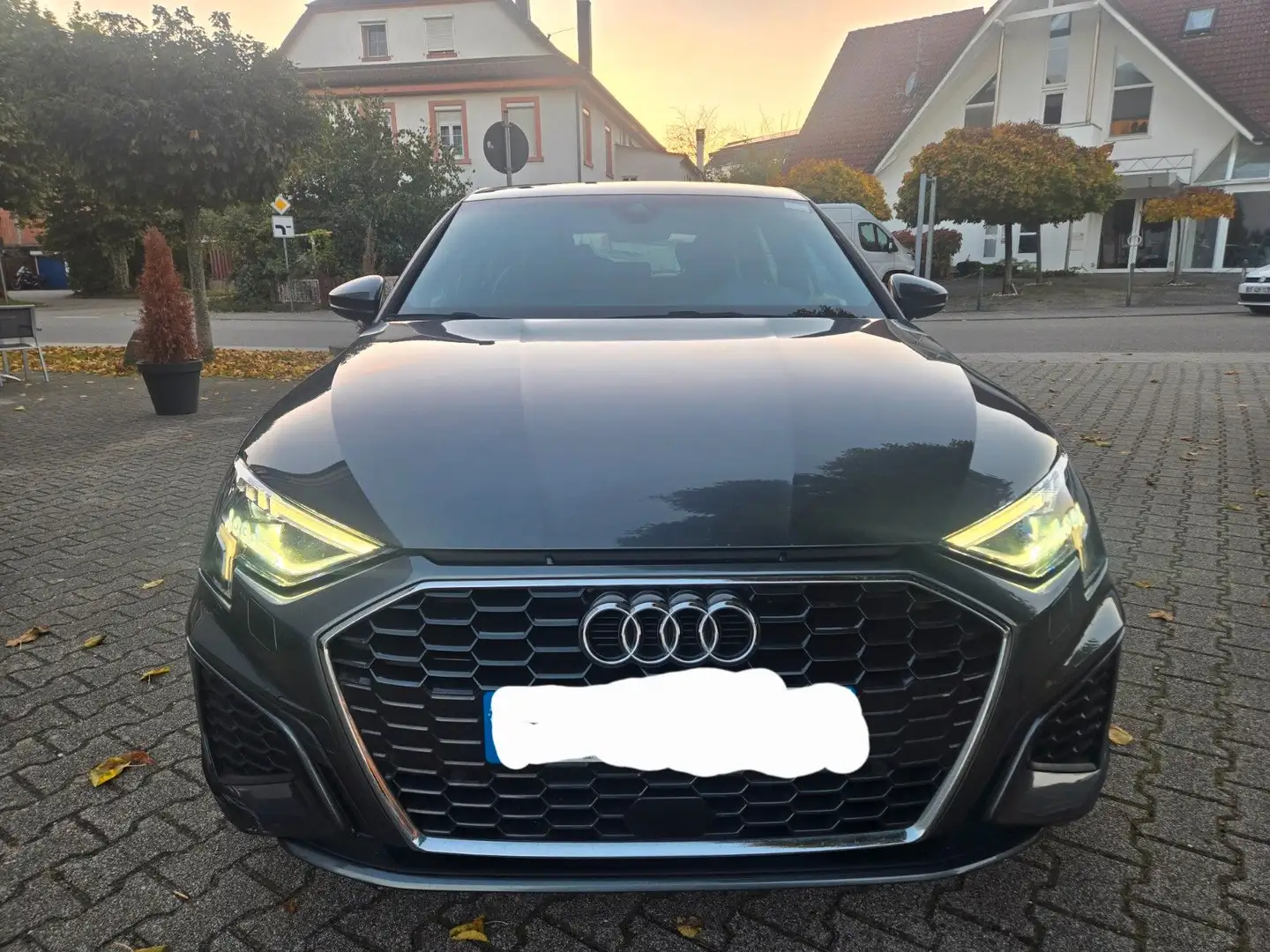 Audi A3 Sportback 35 TDI S line Vollausstattung Grau - 1