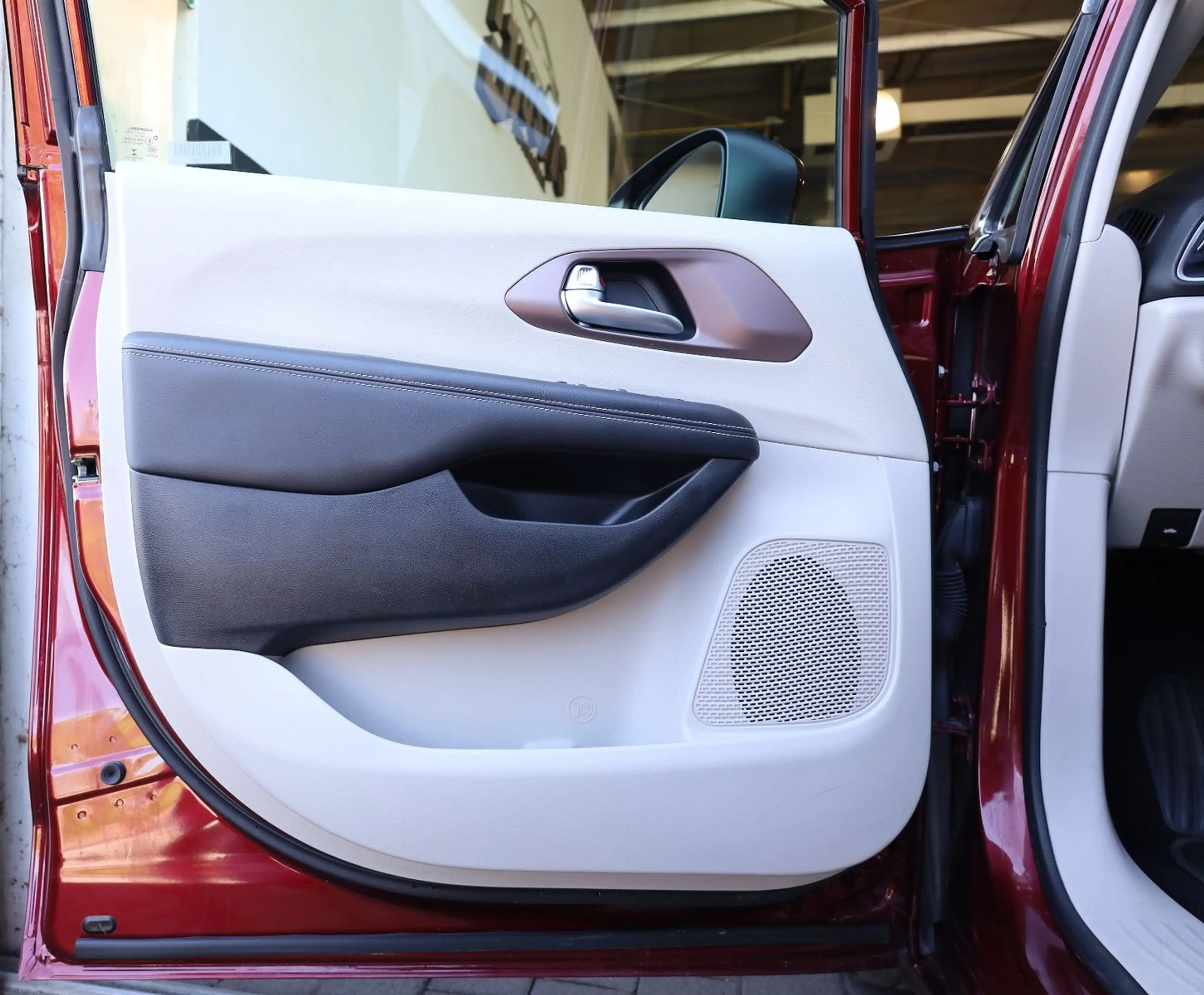 Chrysler Pacifica Voyager LX 3.6 V6/SHZ/LHZ/KAMERA/7-Sitzer/R17 — photo 10