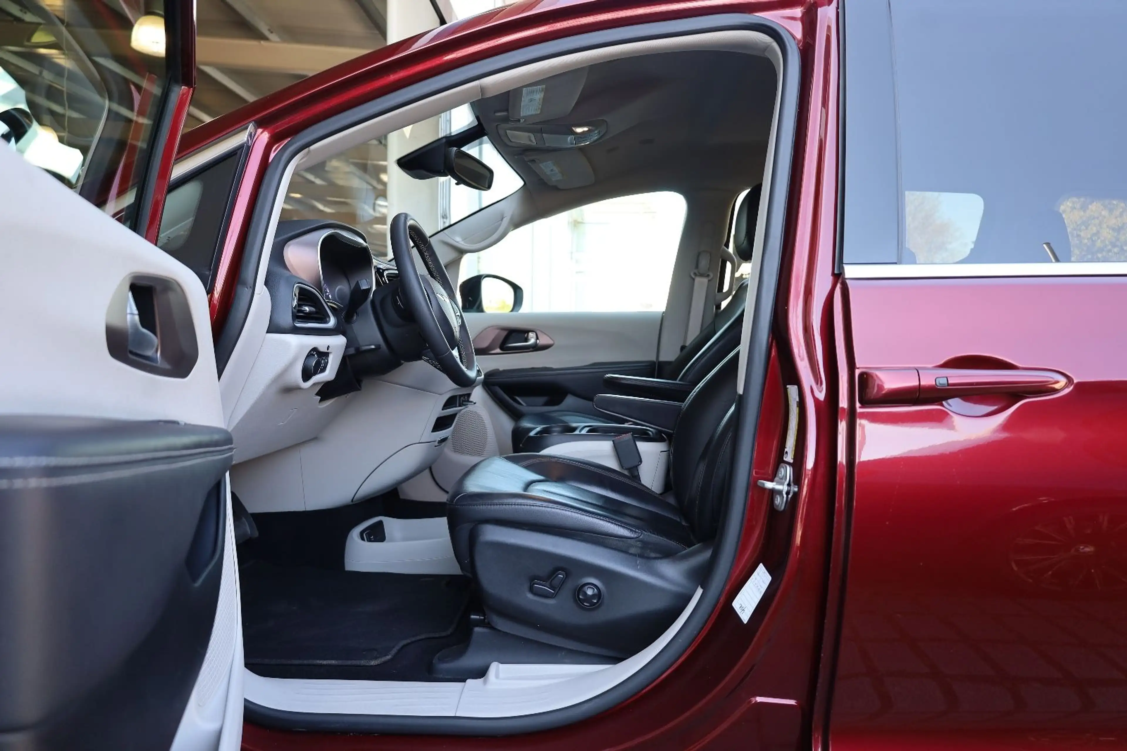 Chrysler Pacifica Voyager LX 3.6 V6/SHZ/LHZ/KAMERA/7-Sitzer/R17 — photo 9