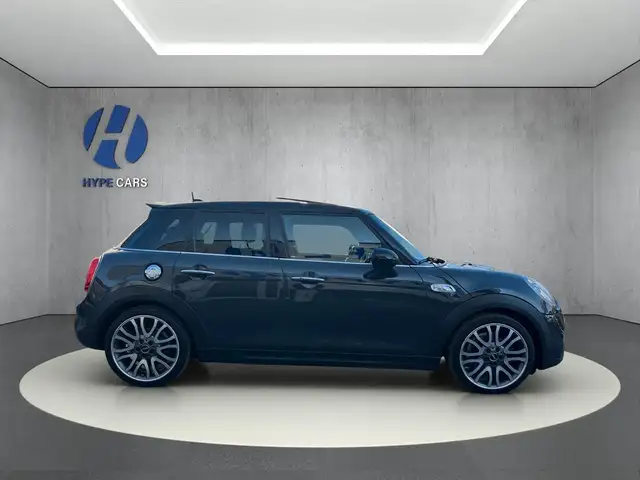 Mini Hatch view 7