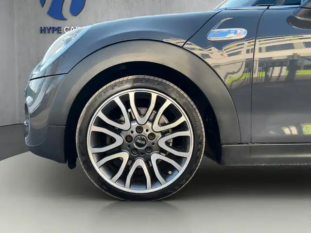 Mini Hatch view 9