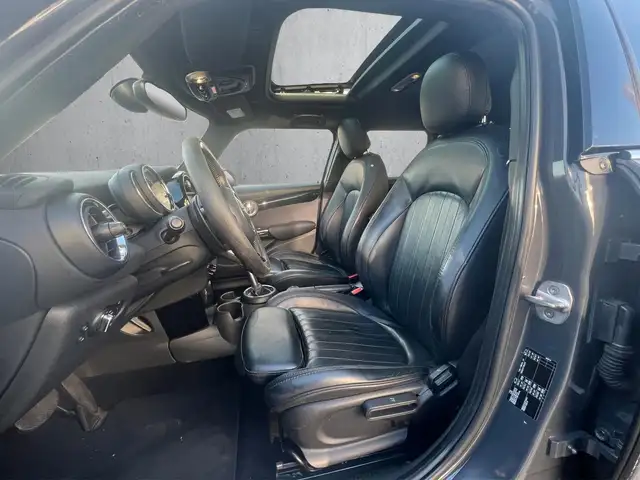 Mini Hatch view 11