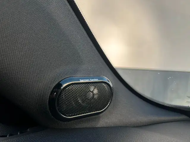 Mini Hatch view 12