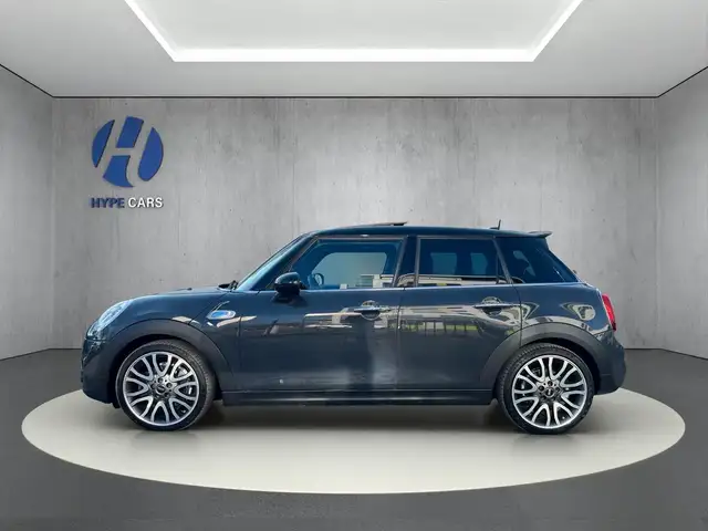 Mini Hatch view 6