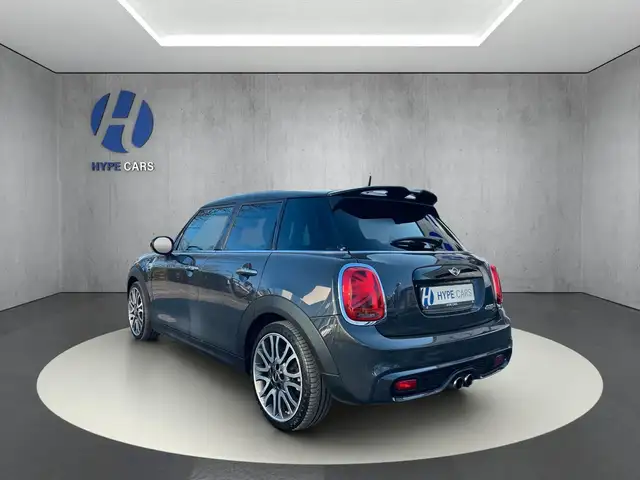 Mini Hatch view 5