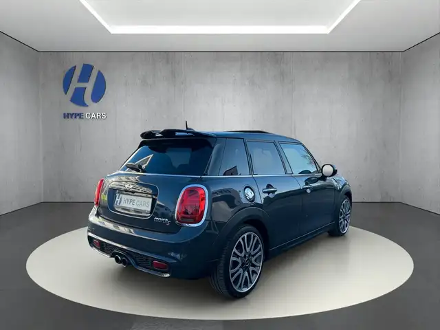 Mini Hatch view 4