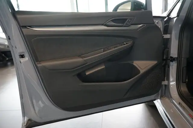 Volkswagen Golf view 27