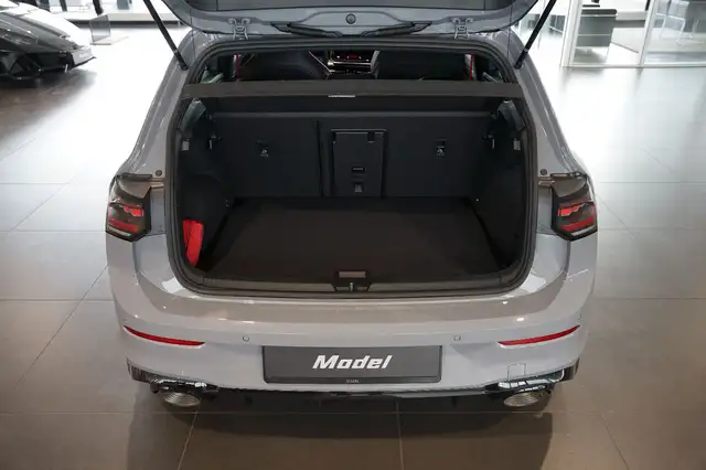 Volkswagen Golf view 5