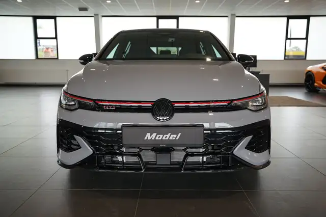 Volkswagen Golf view 3
