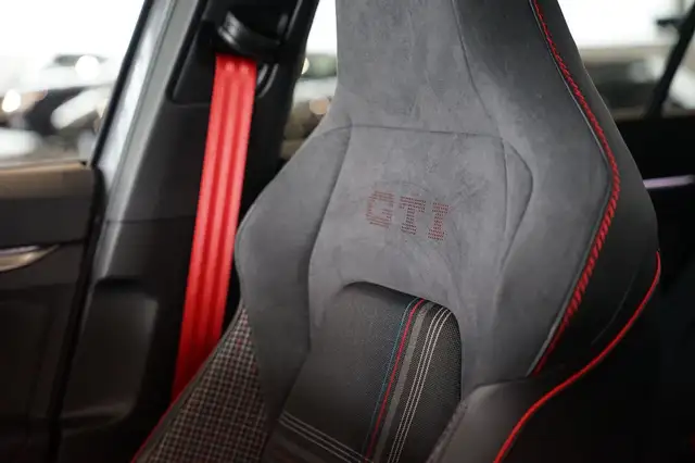Volkswagen Golf view 30