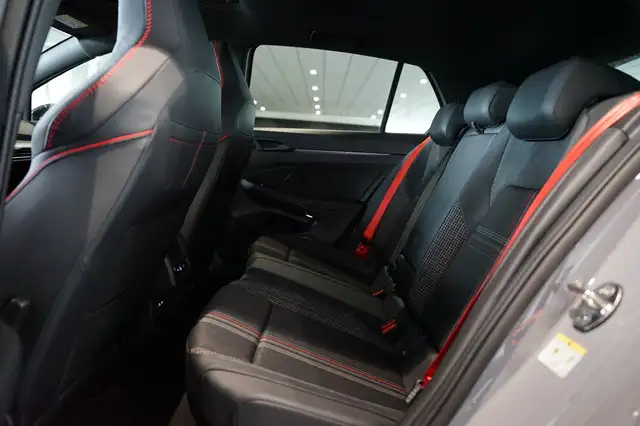 Volkswagen Golf view 10