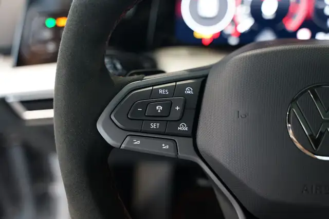 Volkswagen Golf view 13