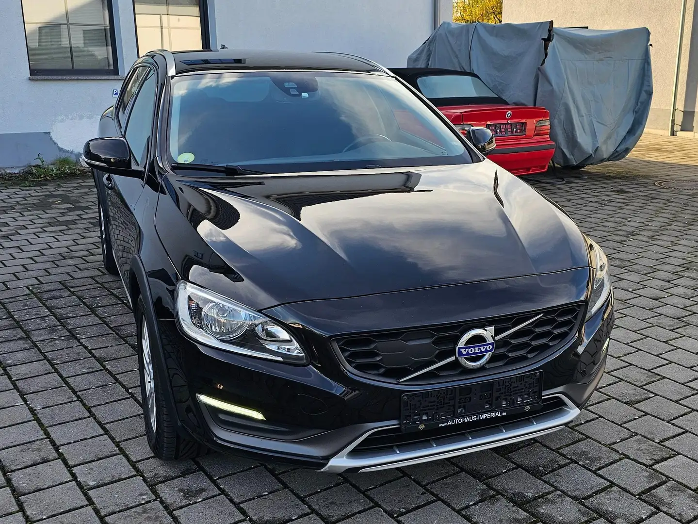 Volvo V60 Cross Country Momentum/TÜV 10/2027 Gris - 1