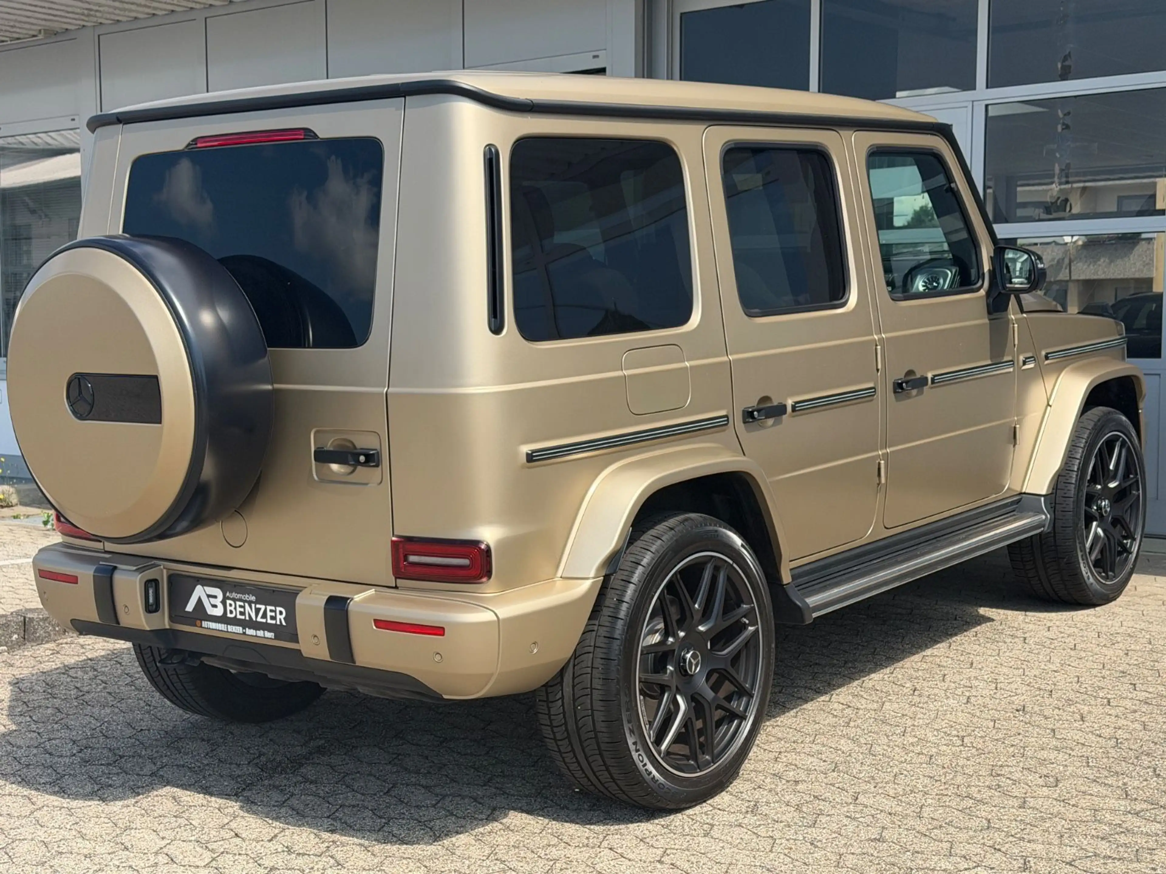 Mercedes-Benz G 400 d *AMG*Burmester*DesignoSitz*FondTV*S-Dach* — photo 9