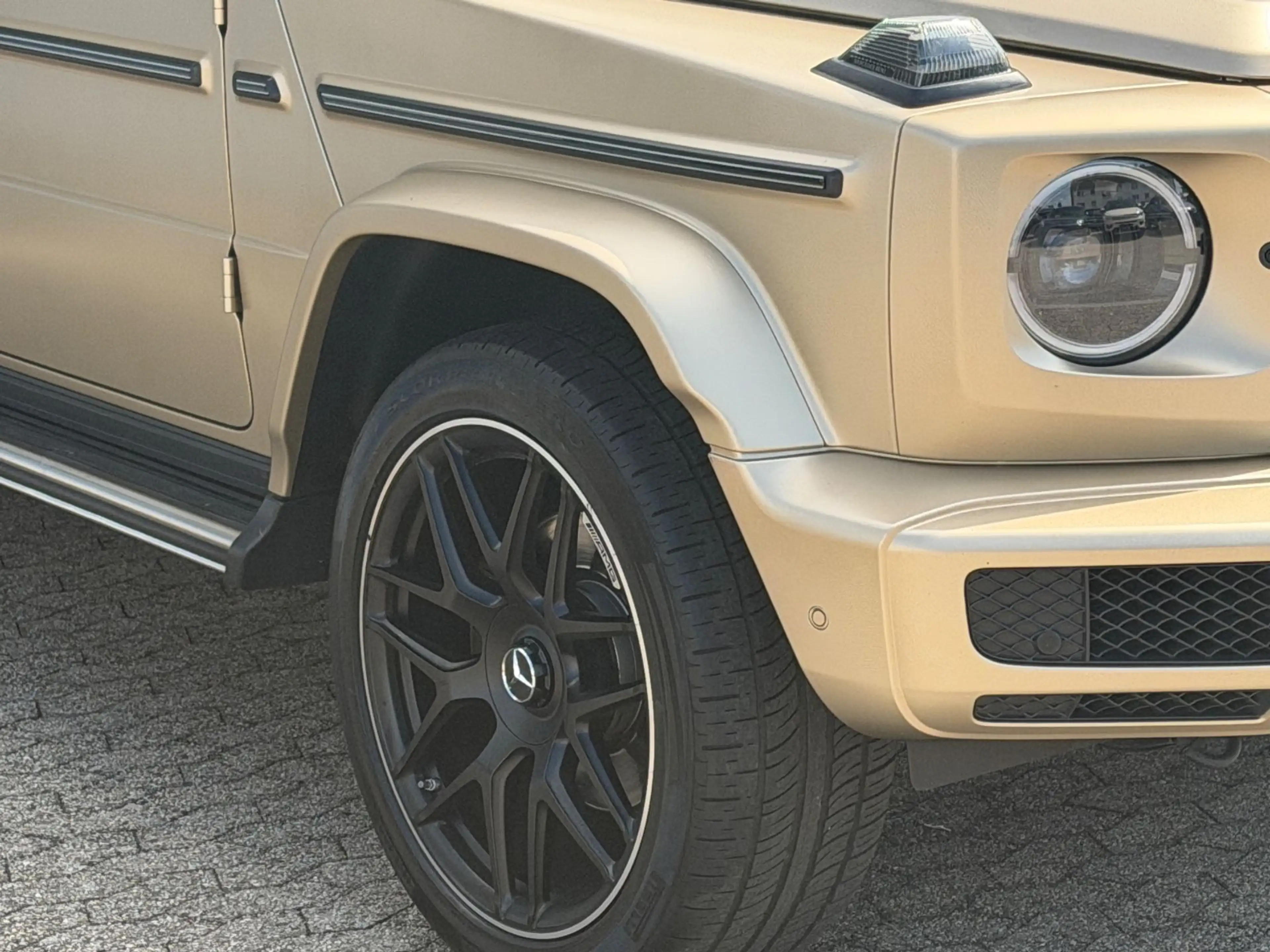 Mercedes-Benz G 400 d *AMG*Burmester*DesignoSitz*FondTV*S-Dach* — photo 4
