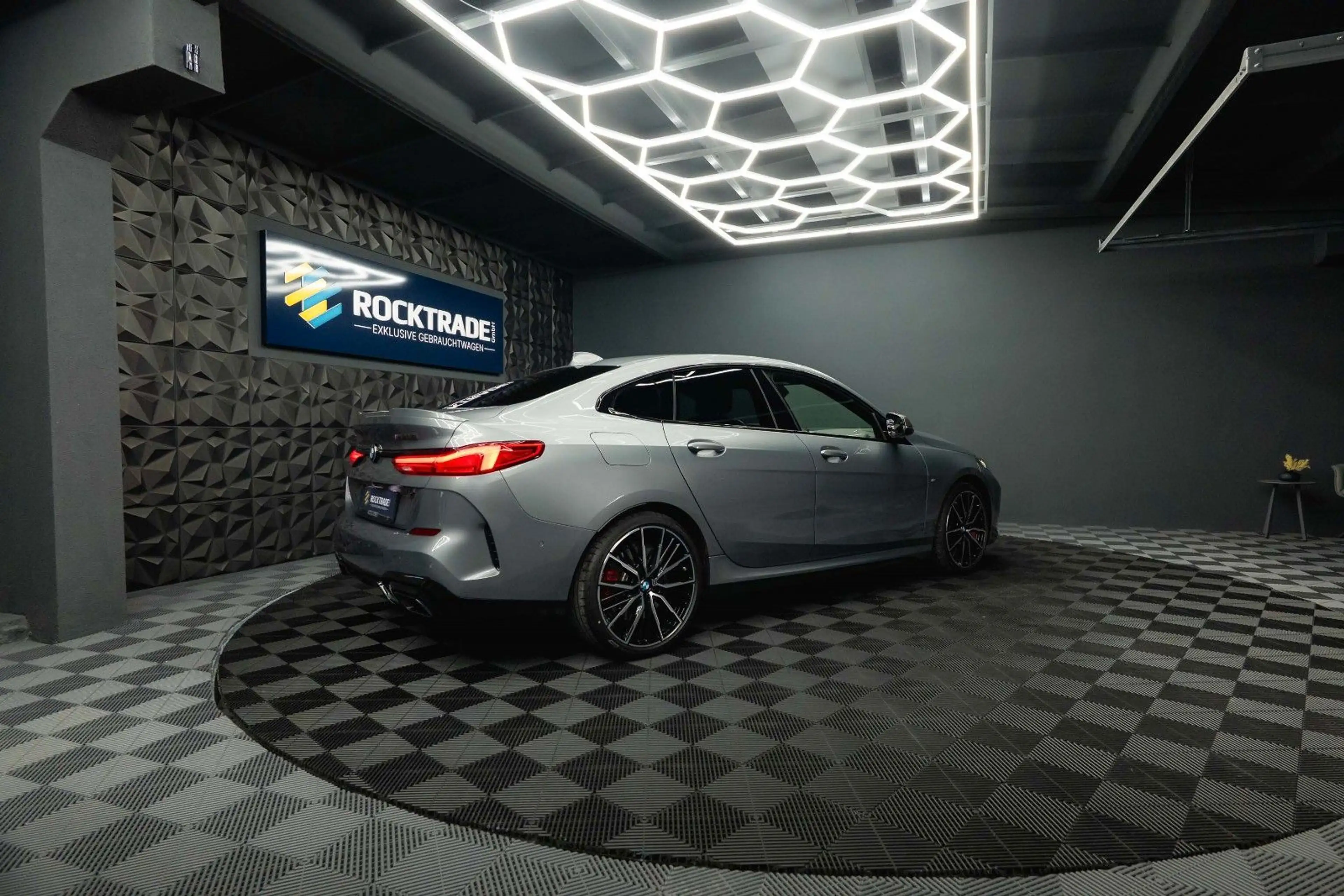 BMW 235 xDrive M-Sport Pro Performance Shadow LED — photo 10