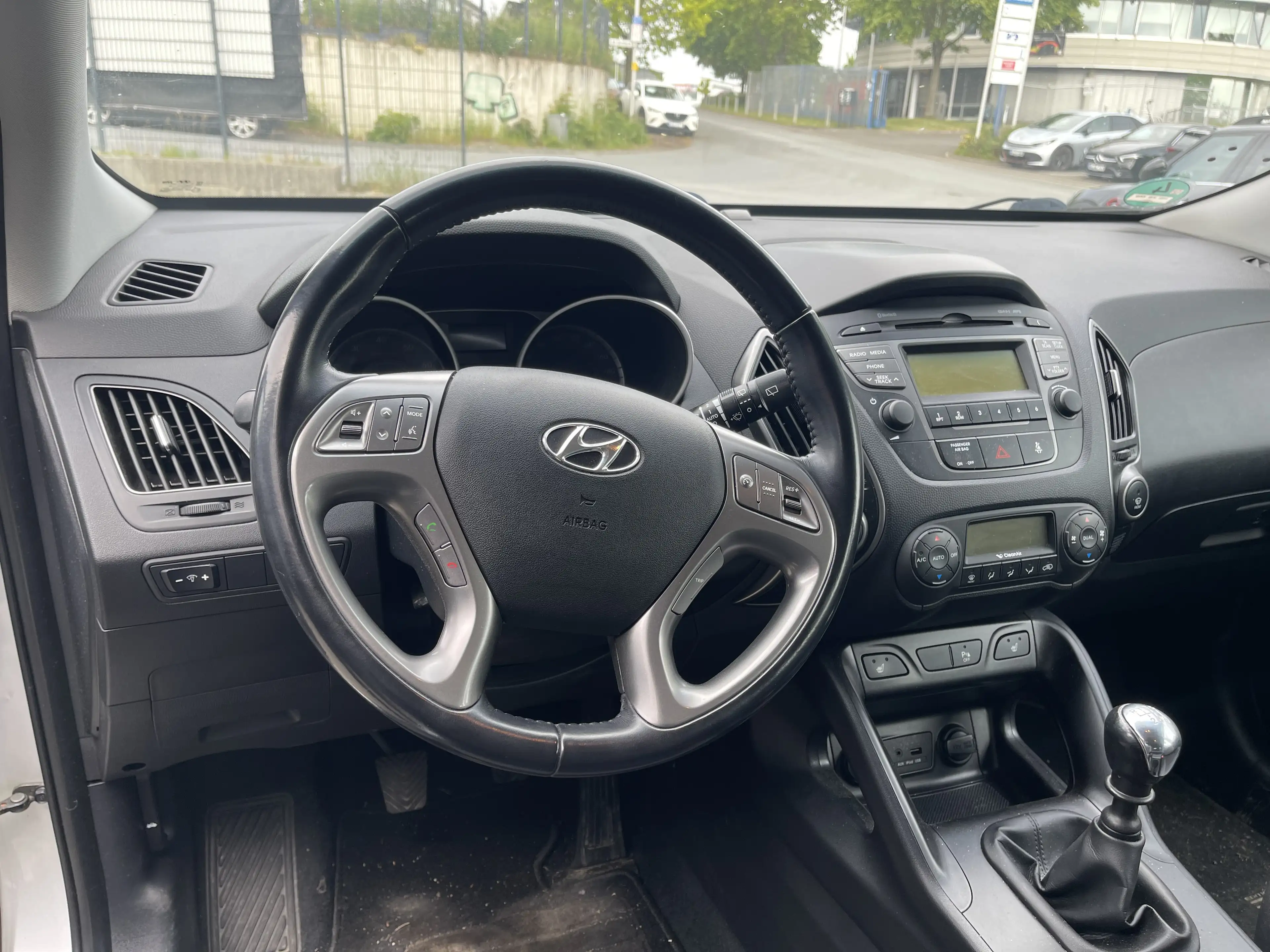 Hyundai iX35 ix35 2.0 2WD Trend 1 Hand Tüv Neu — photo 10