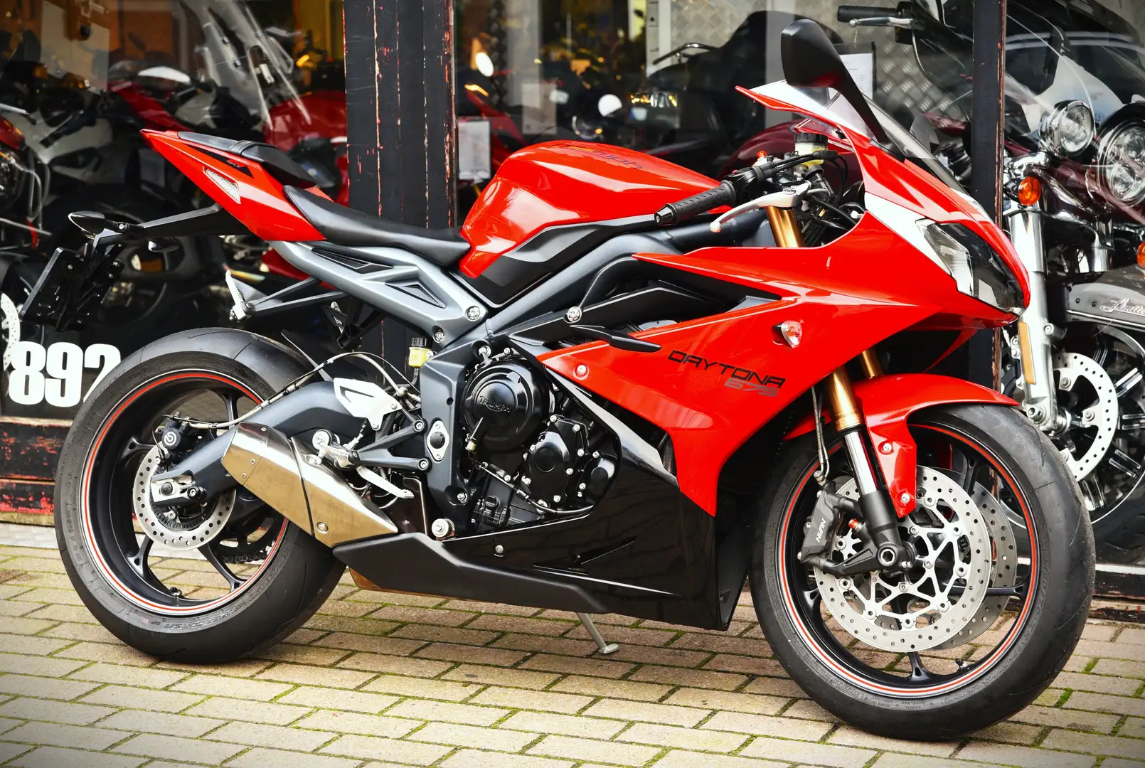 Triumph Daytona 675 ***MOTO VERTE*** Red - 1