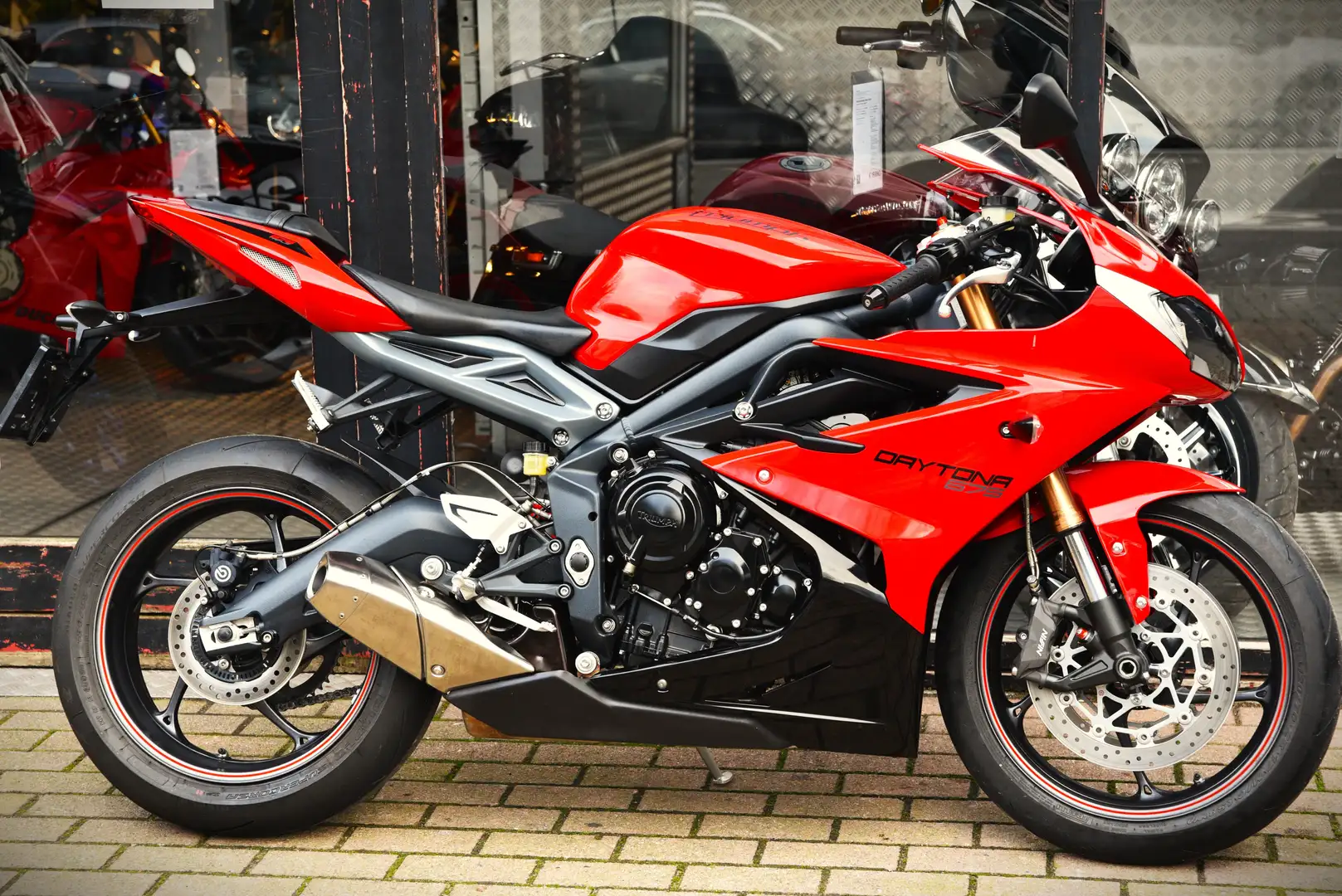 Triumph Daytona 675 ***MOTO VERTE*** Red - 2