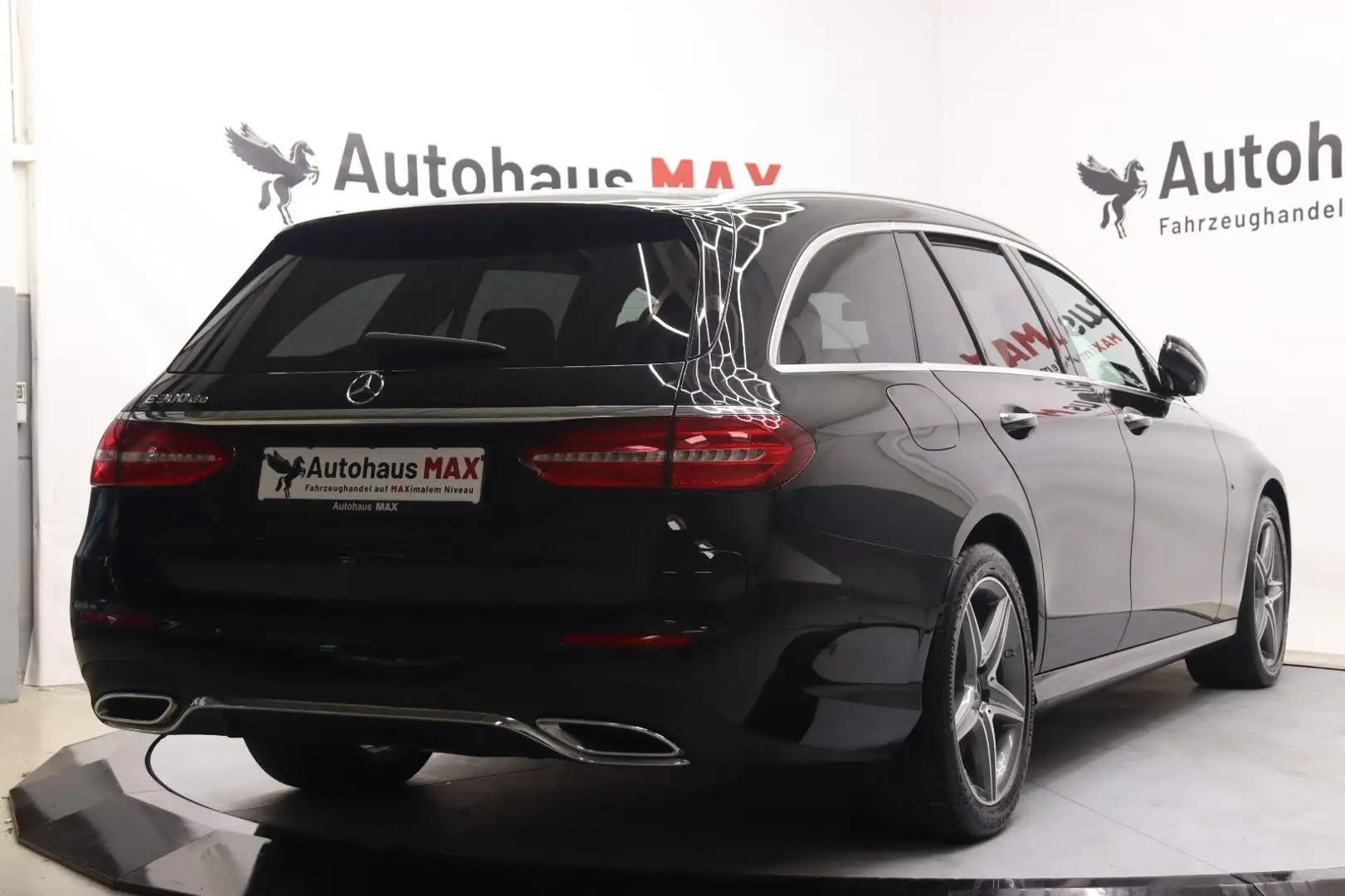 Mercedes-Benz E 300 de~SZH~DSTR+~360Kam~Widescreen~Multibeam Schwarz - 2