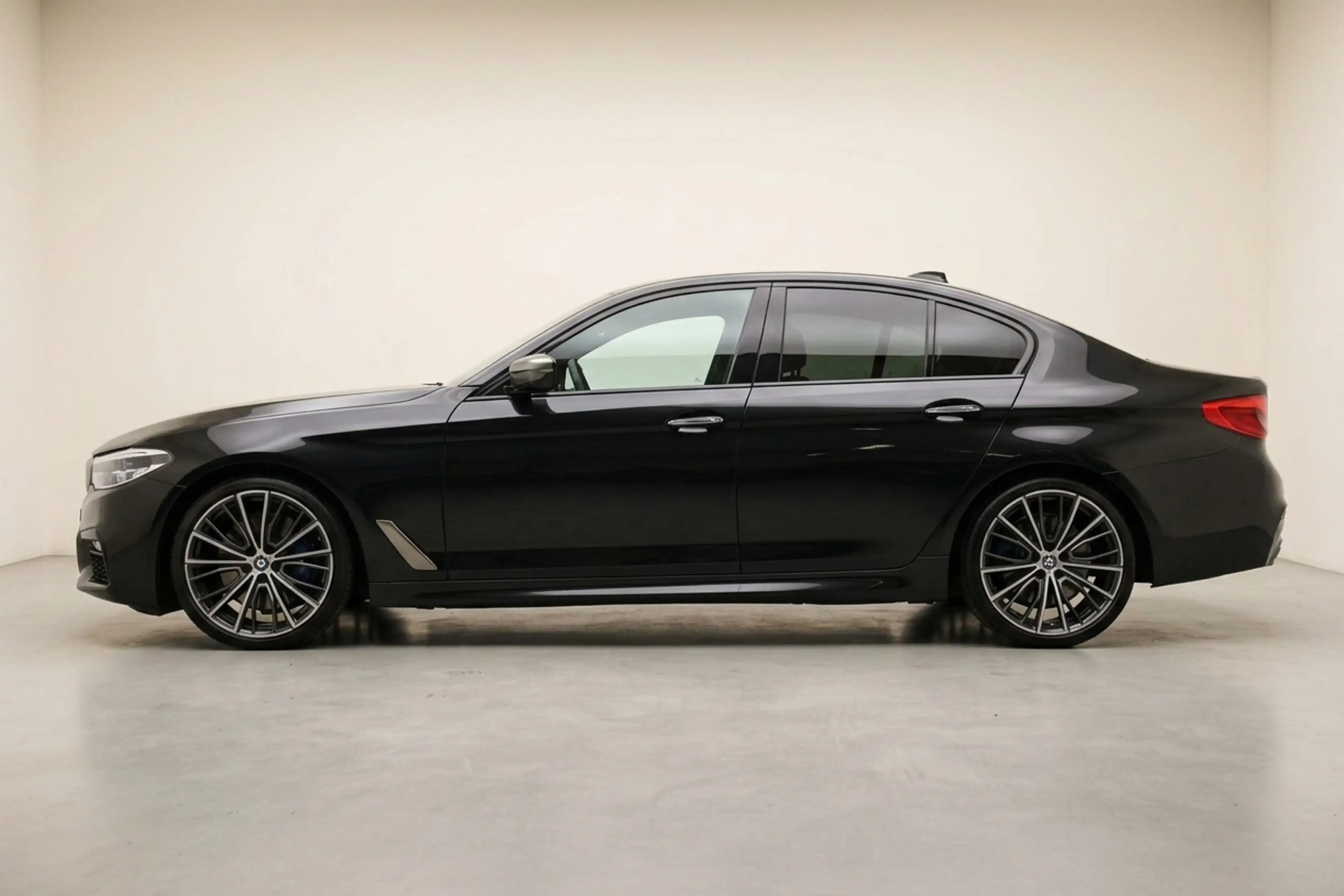 BMW M550 5-serie M550i xDrive M-SPORT DEALER OND. VOL! — photo 3