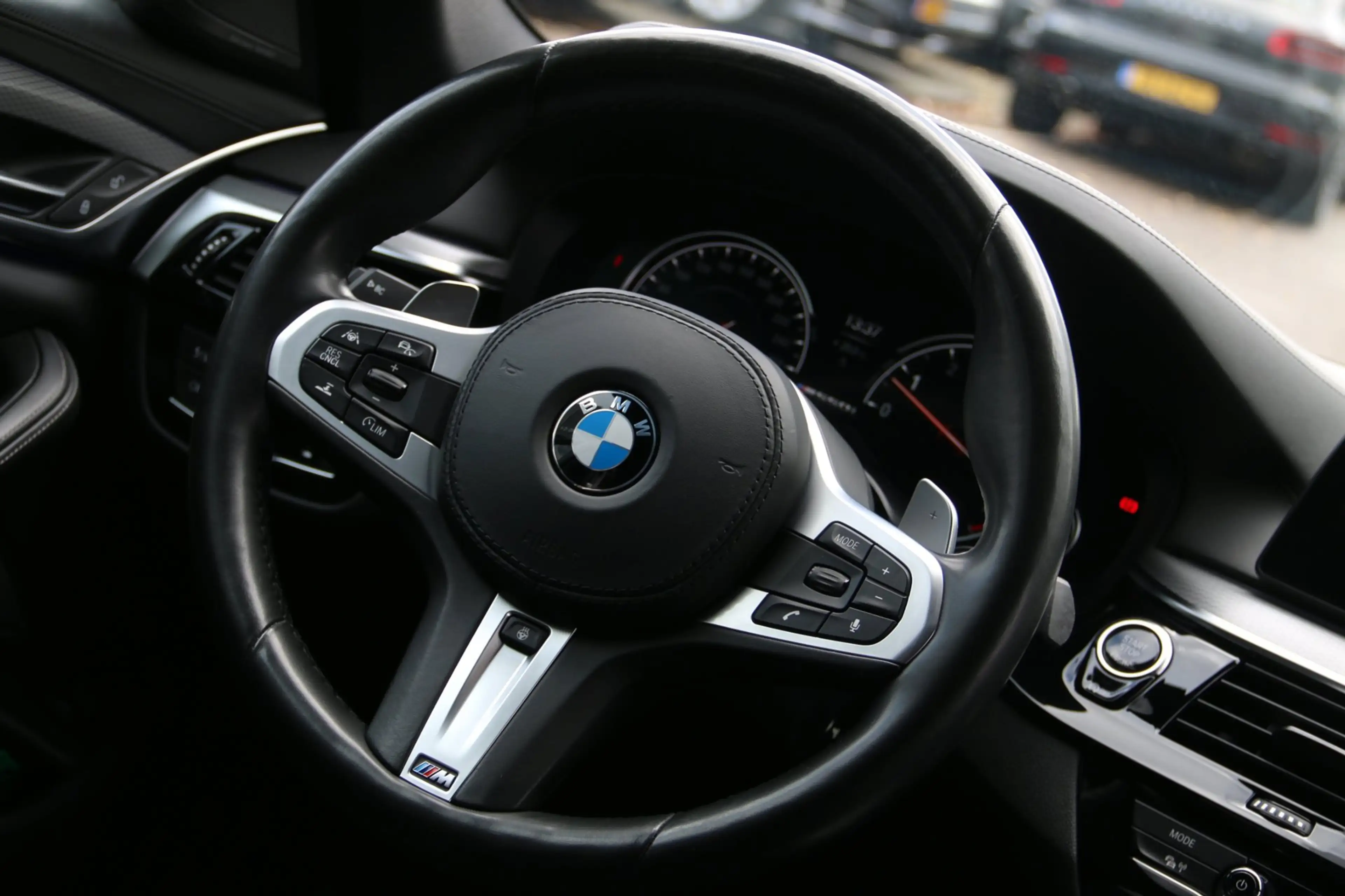 BMW M550 5-serie M550i xDrive M-SPORT DEALER OND. VOL! — photo 11