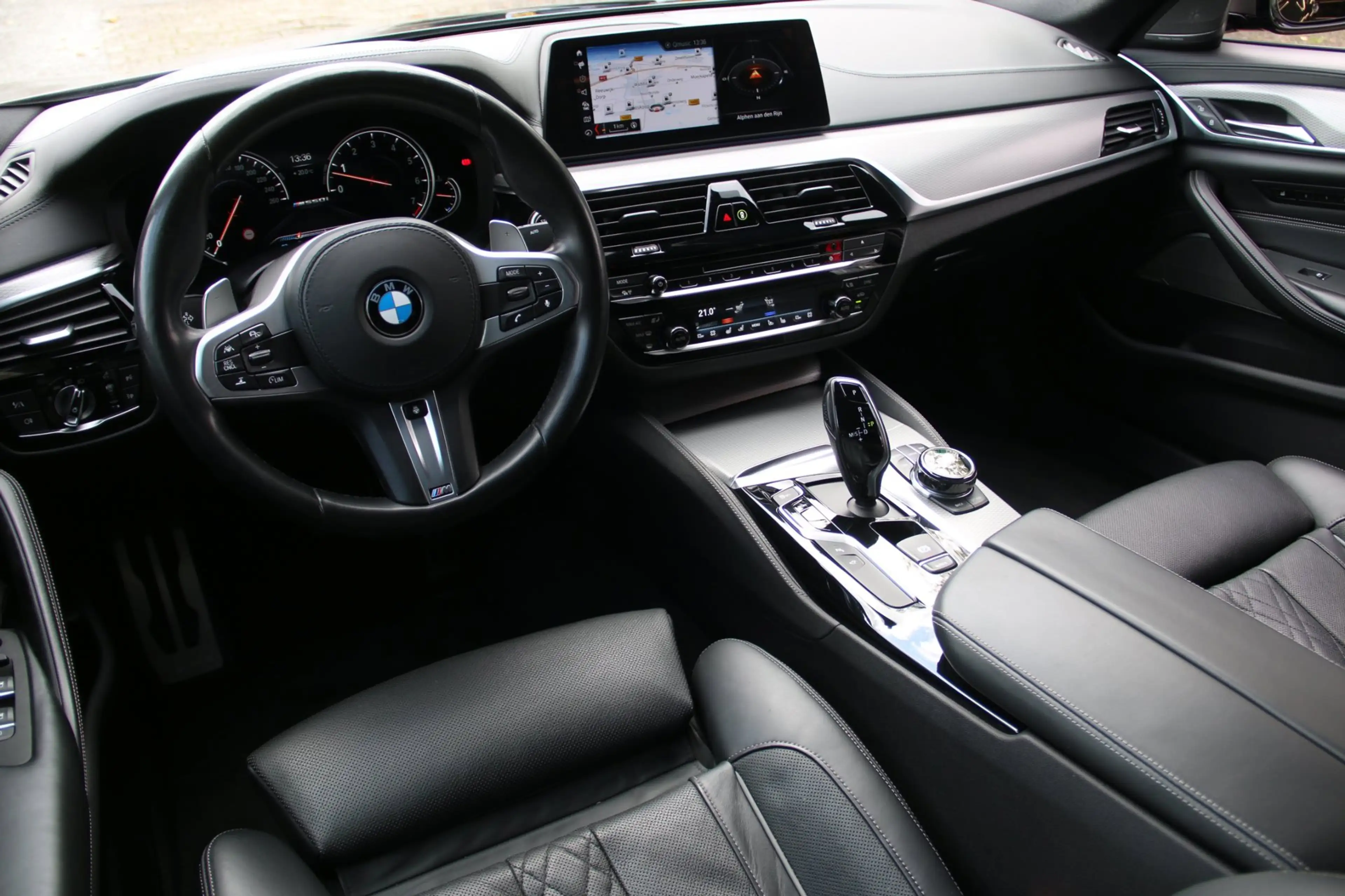 BMW M550 5-serie M550i xDrive M-SPORT DEALER OND. VOL! — photo 8