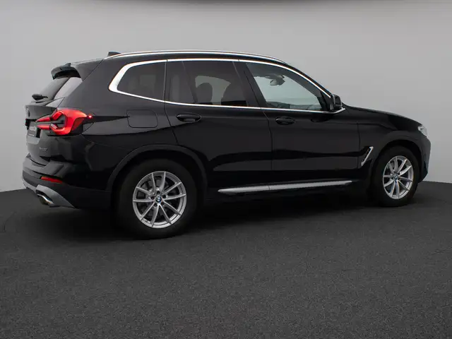 BMW X3 view 6