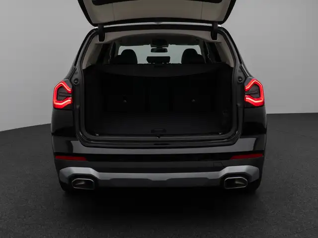 BMW X3 view 13
