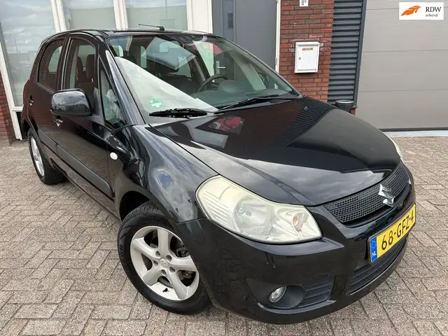 Suzuki SX4 1.6 Exclusive / Clima / AUT / LM / NAP