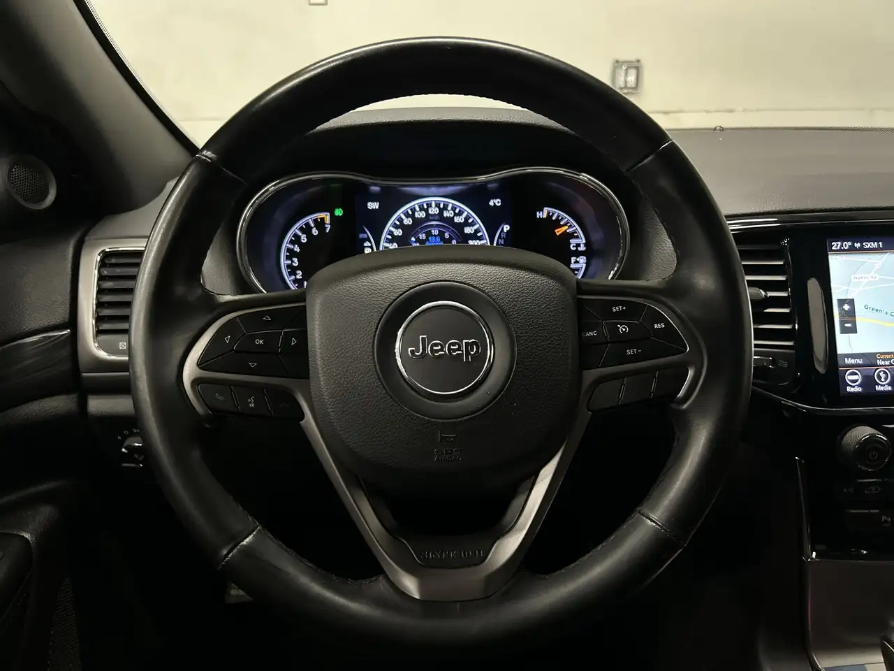 Jeep Grand Cherokee снимка Jeep Grand Cherokee