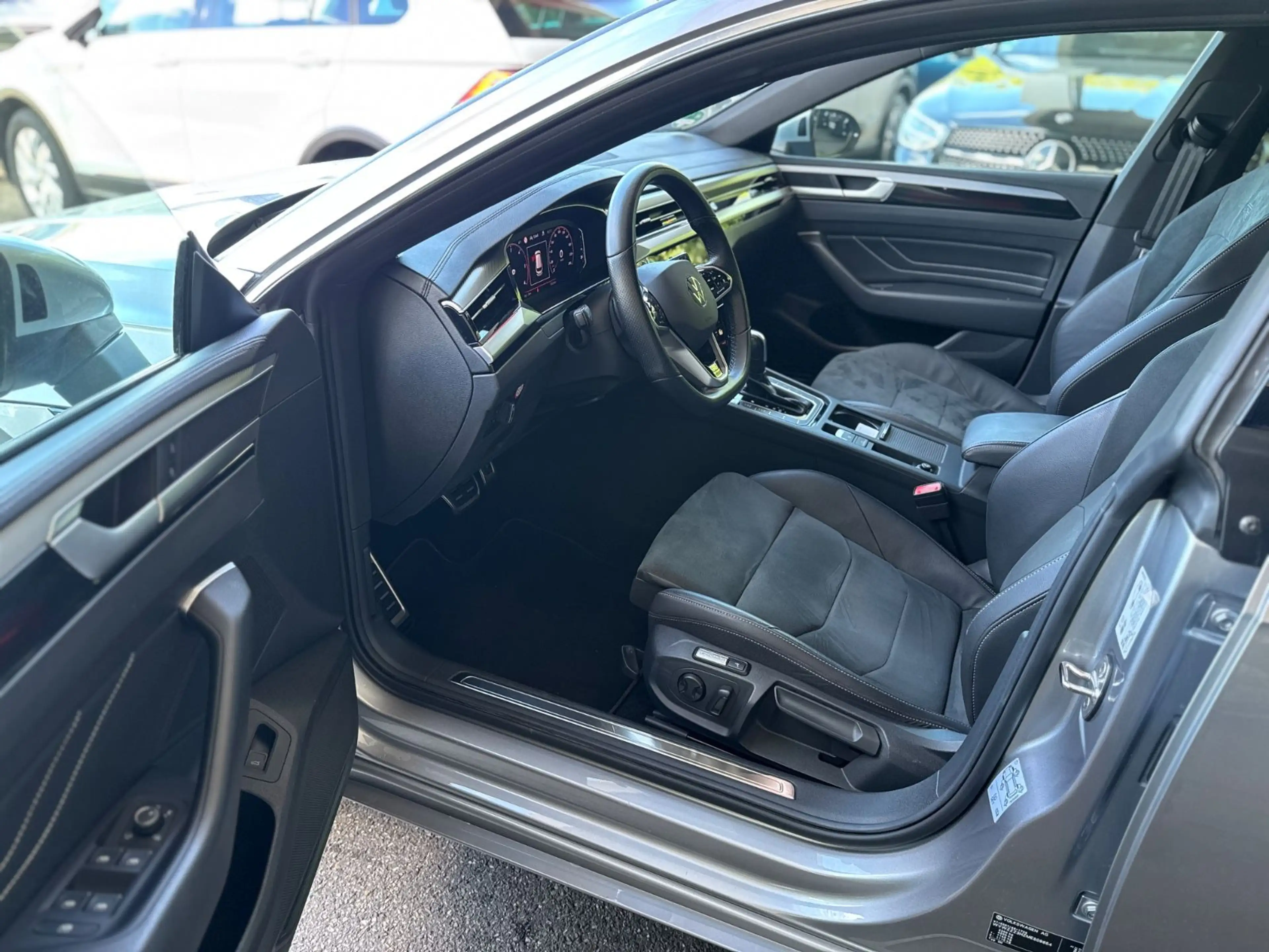 Volkswagen Arteon 2.0 TDI SB R-Line Navi Matrix Kamera ACC — photo 11