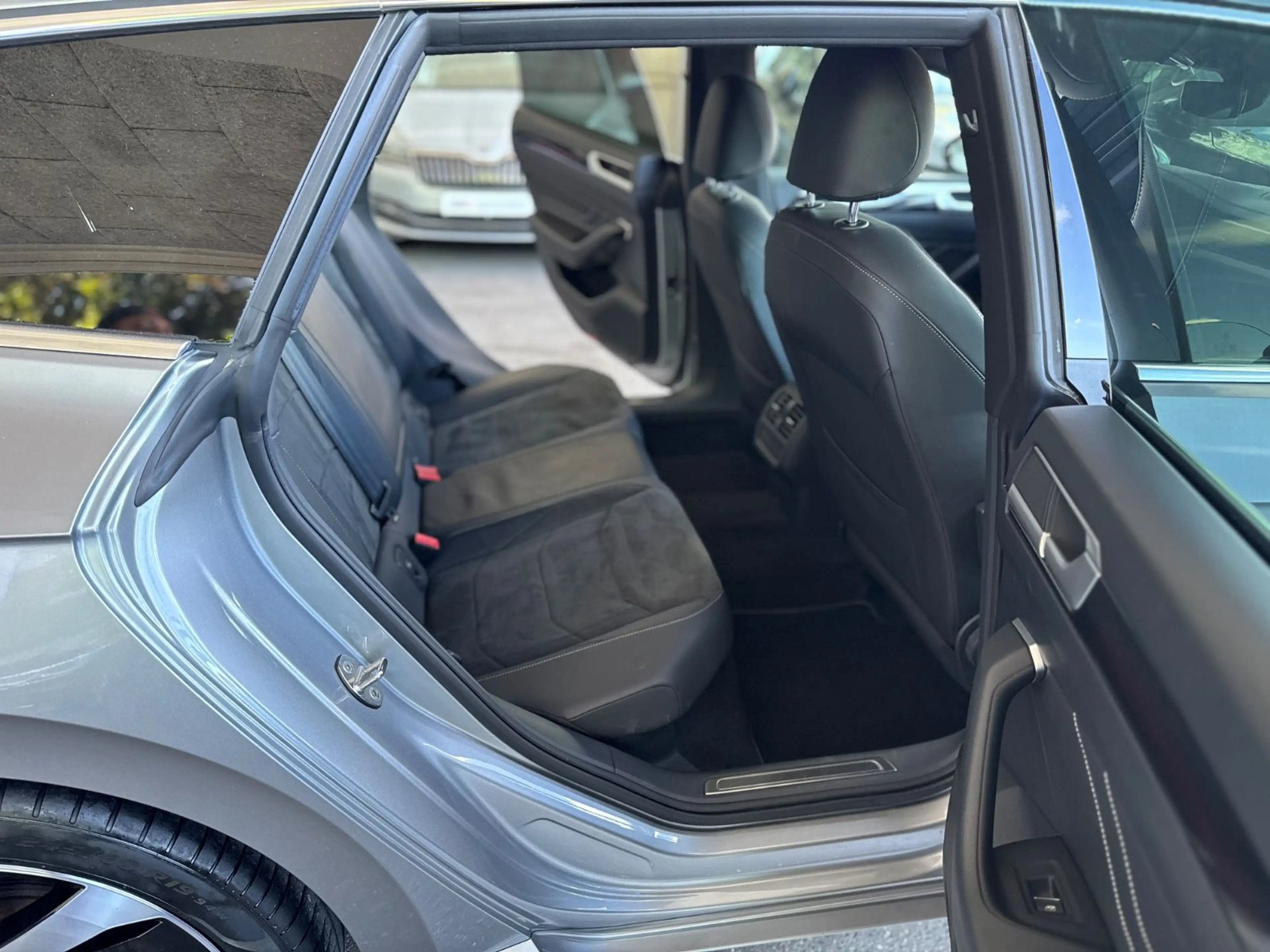 Volkswagen Arteon 2.0 TDI SB R-Line Navi Matrix Kamera ACC — photo 14