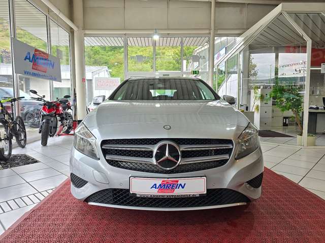 Mercedes-Benz A 200 BlueEfficiency+NAVI+AHK+KLIMA+SHZ