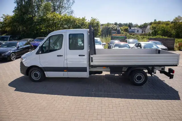 Mercedes-Benz Sprinter view 6