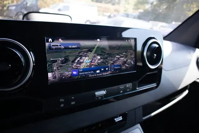 Mercedes-Benz Sprinter view 15
