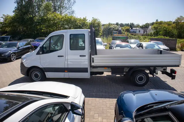 Mercedes-Benz Sprinter view 7