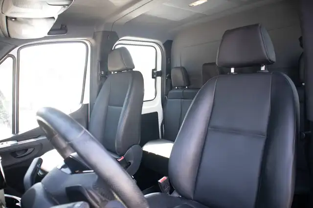 Mercedes-Benz Sprinter view 12