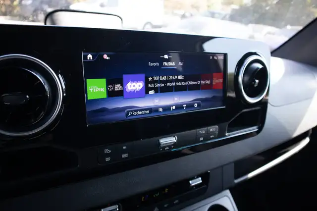 Mercedes-Benz Sprinter view 16