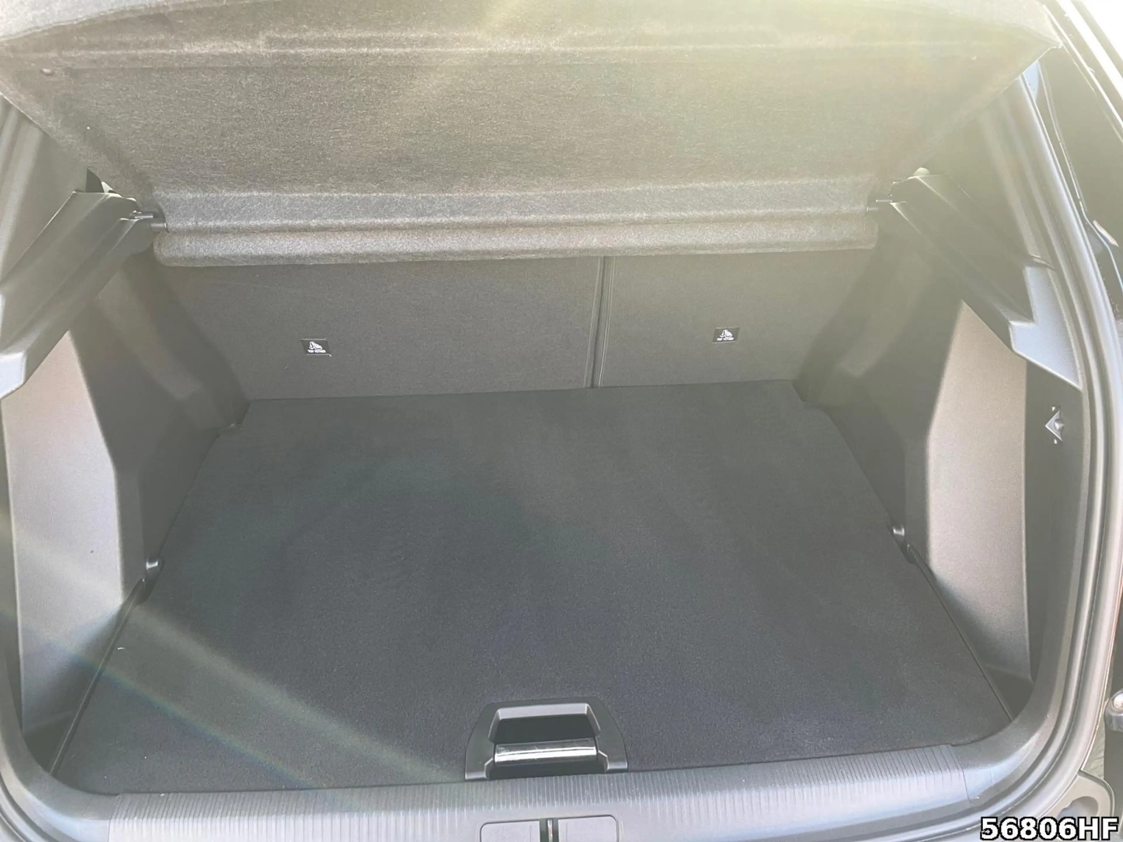 Peugeot e-2008 GT+11KWOnboardlader+SHZ+NAVI+CARPLAY+ — photo 6