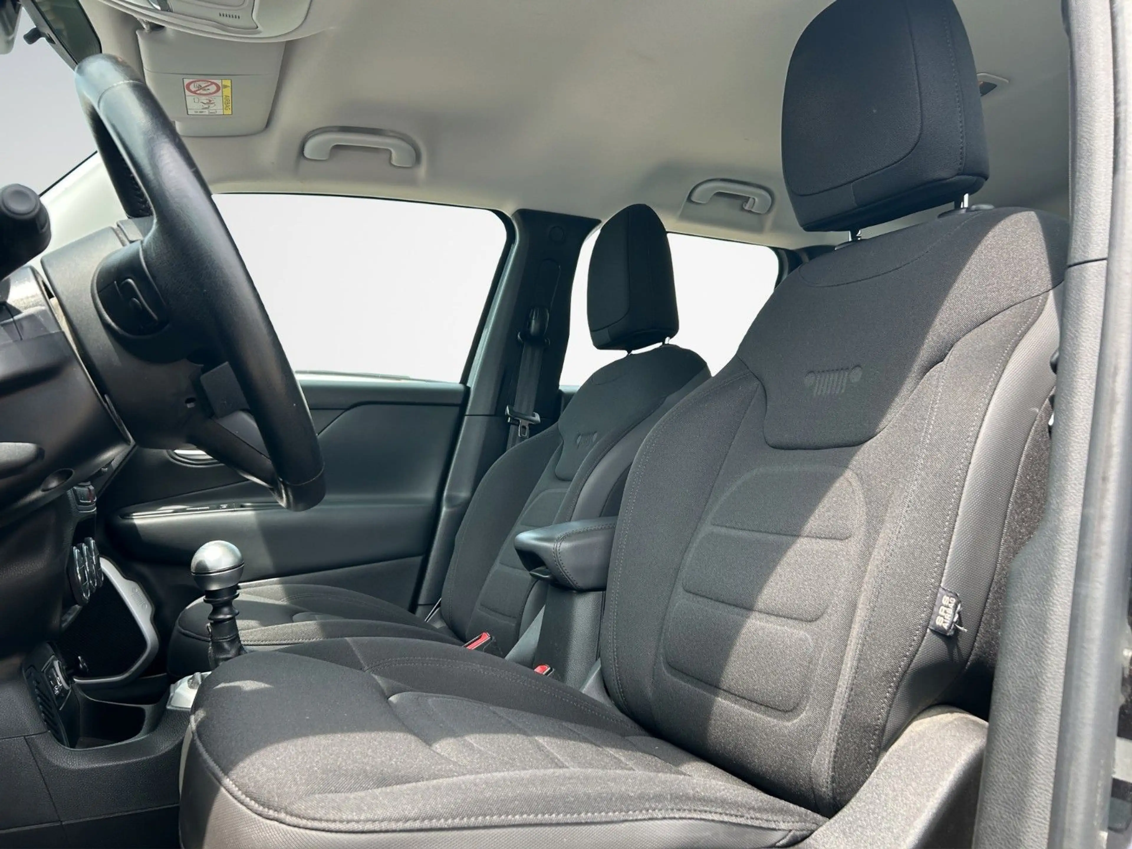Jeep Renegade Limited FWD Navi Sitzheizung Klima — photo 9