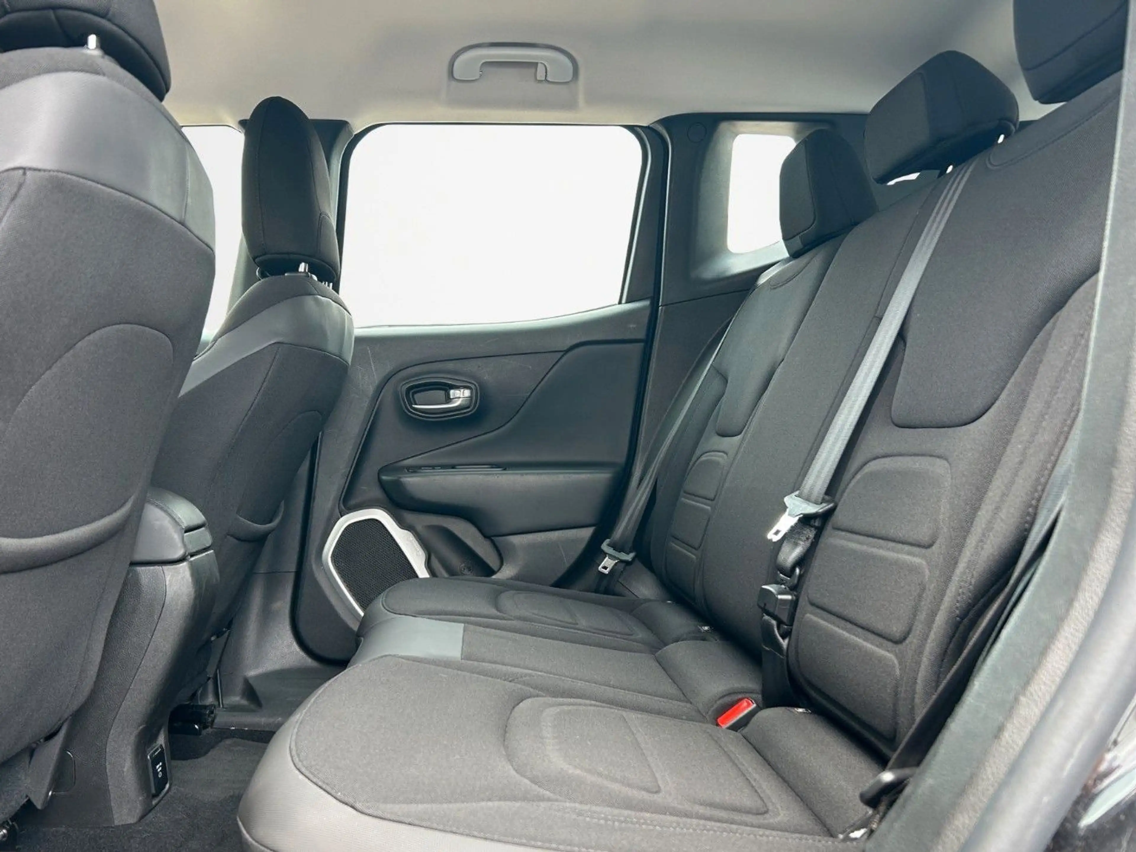 Jeep Renegade Limited FWD Navi Sitzheizung Klima — photo 15