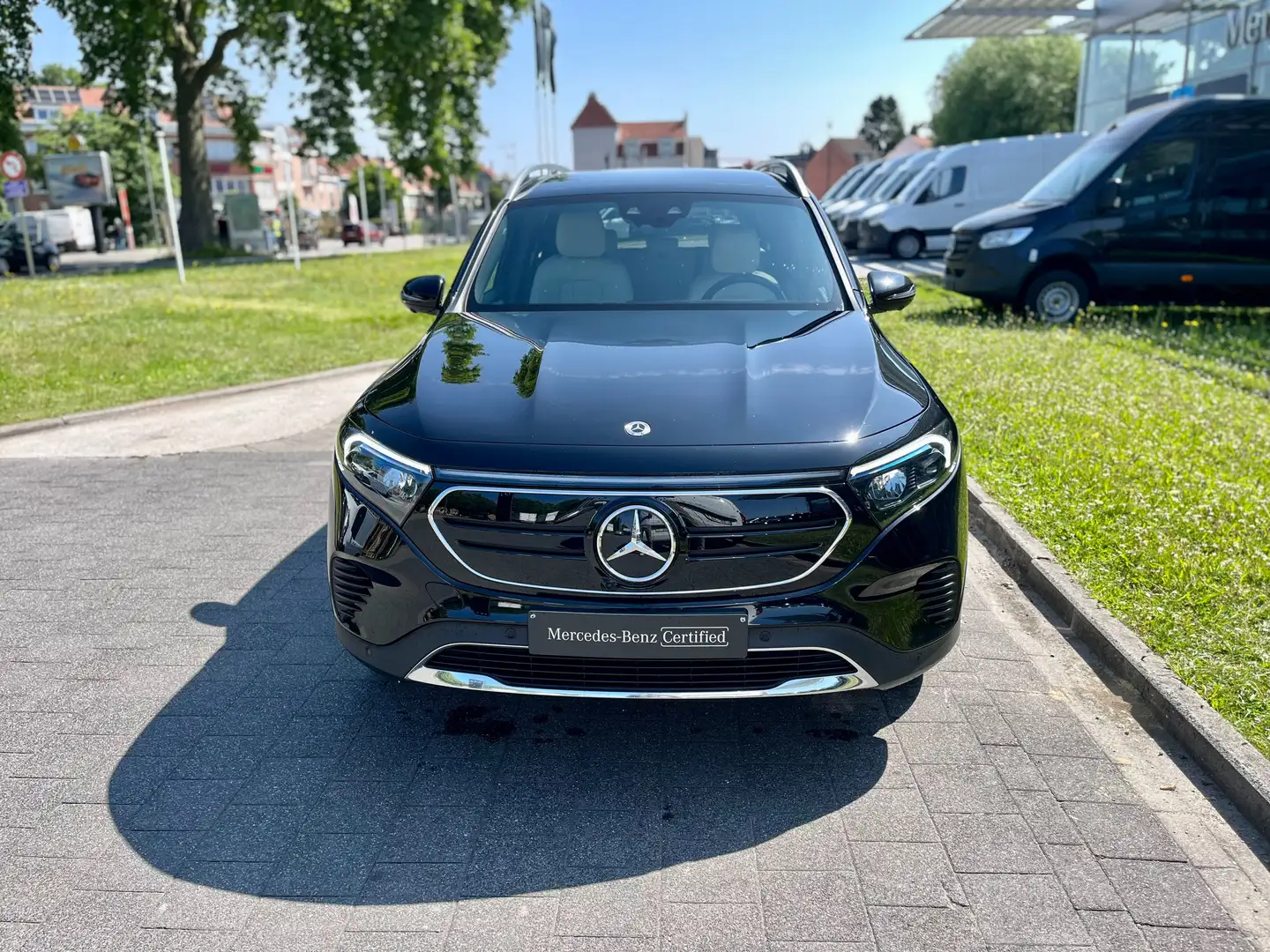 Mercedes-Benz EQB 250 66.5 kWh Luxury Line Zwart - 2
