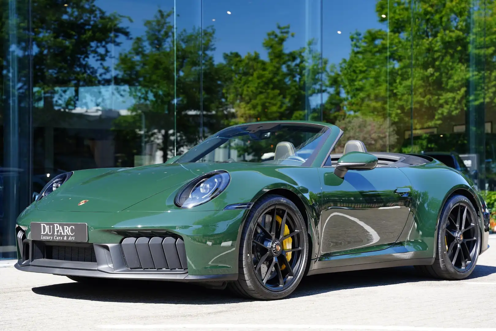 Porsche 992 992.2 Carrera GTS Cabriolet PTS Brewster Green Cer Groen - 2