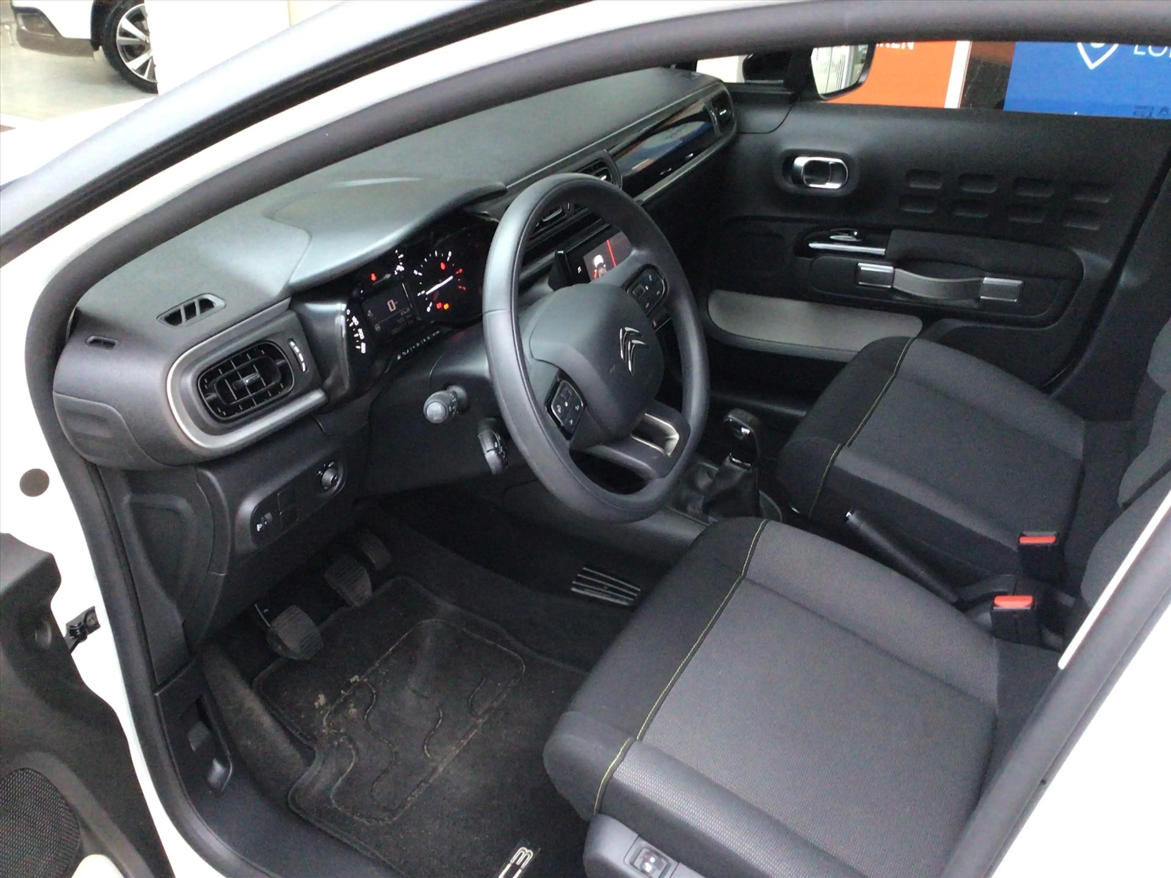 Citroen C3 1.2 PureTech 82pk S&S Shine — photo 9